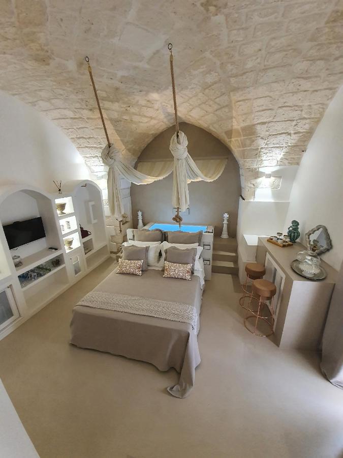 Eurydice Suite With Infinity Jacuzzi Ostuni Exterior photo