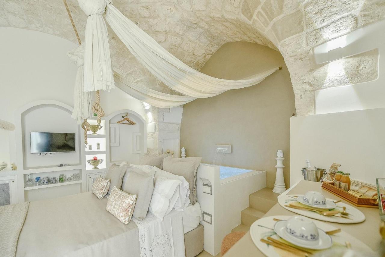 Eurydice Suite With Infinity Jacuzzi Ostuni Exterior photo