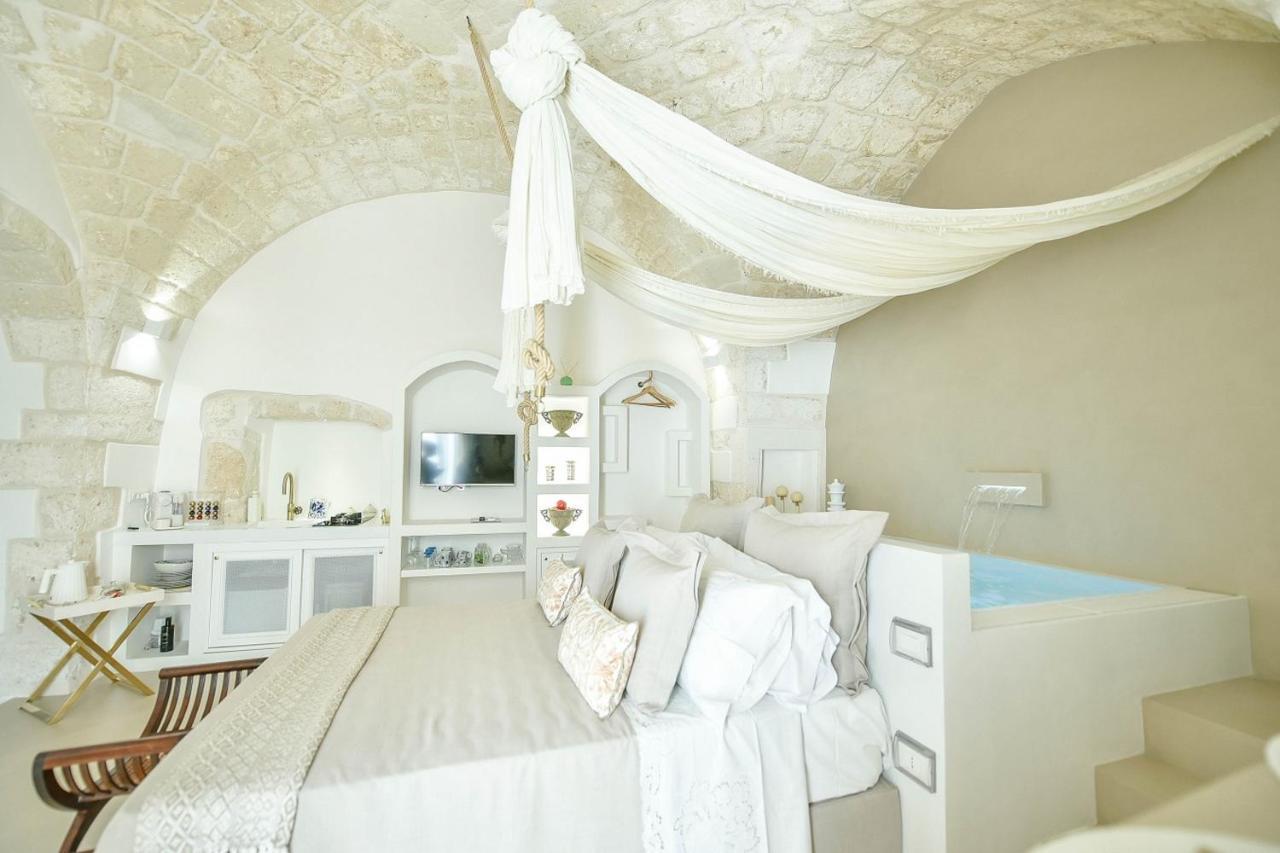 Eurydice Suite With Infinity Jacuzzi Ostuni Exterior photo